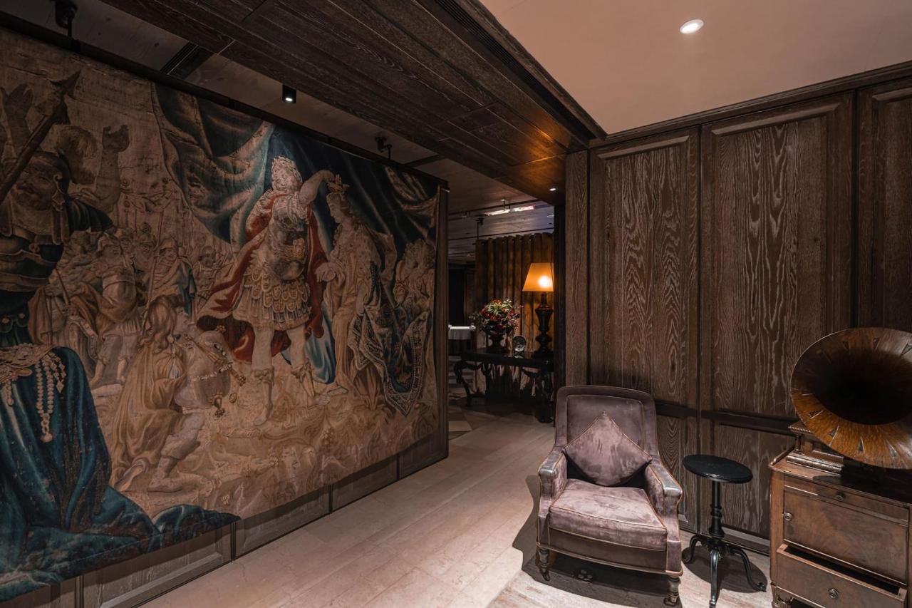 Palais De Chine Hotel Taipéi Exterior foto Interior of the house